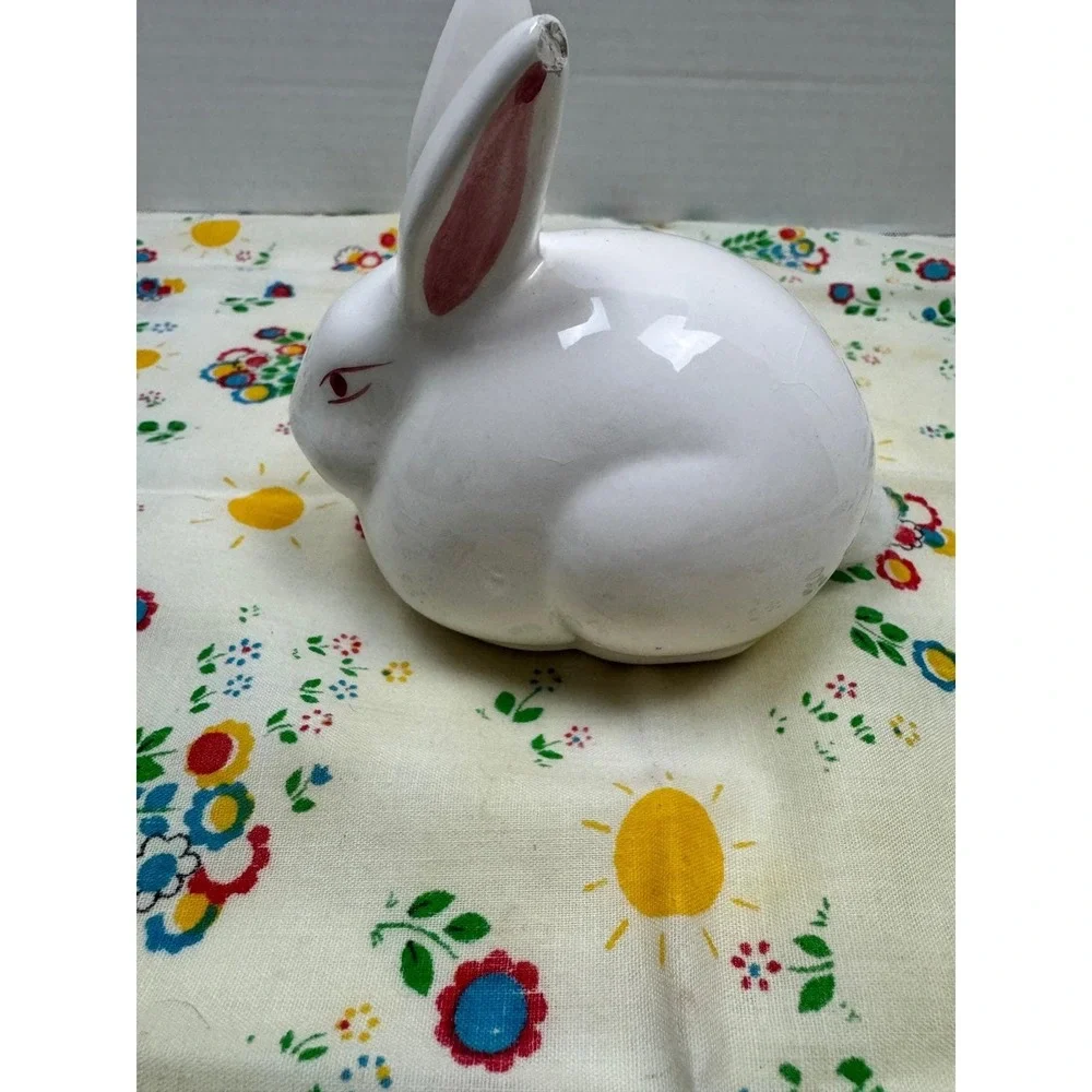 VTG White Ceramic Rabbit Figurine Cotton Tail Bunny Cotton Ball Dispenser Easter